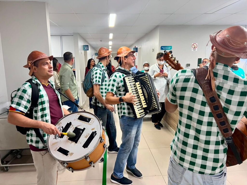 Forró anima corredores do Hospital
