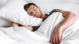 pessoa com sono no inverno