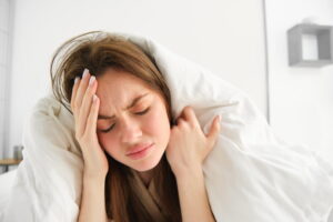 pessoa cansada por não ter dormido