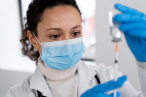 médico com medicação nova