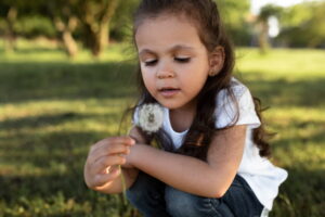 criança brincando no parque